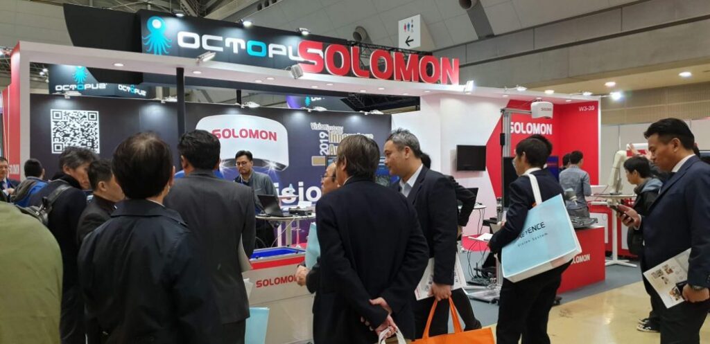 visitors to the Solomon booth at iREX 2019