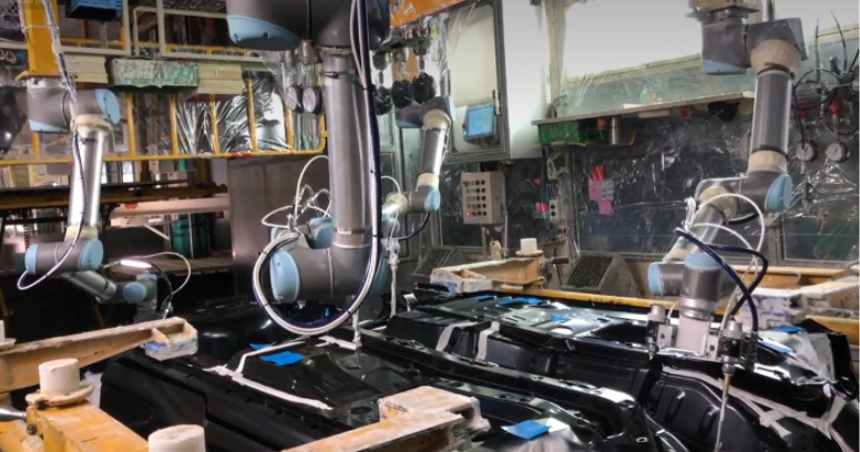 Body Panel Sealing Using VGR + AI Car body panels sealed by UR cobots inside an automotive factory