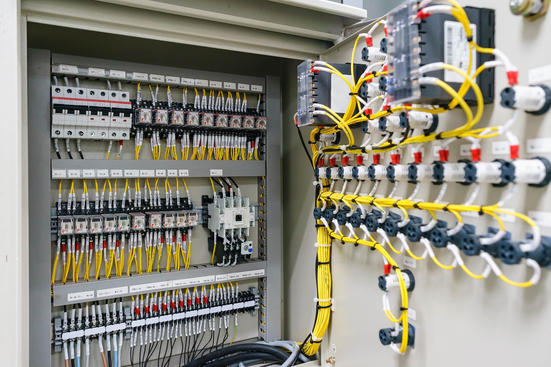 Industrial electrical wiring panel